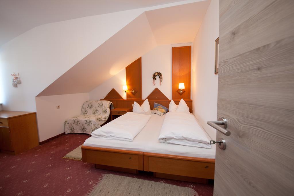 Appartamento Haus Hoffmann Sonnenalpe Nassfeld Esterno foto