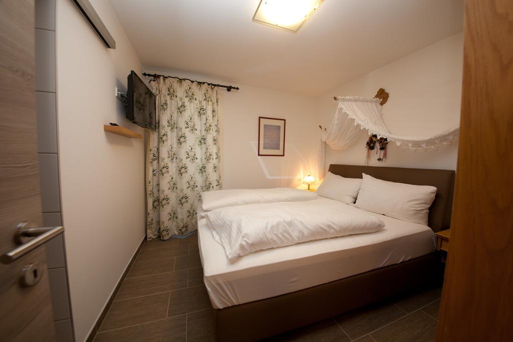 Appartamento Haus Hoffmann Sonnenalpe Nassfeld Esterno foto