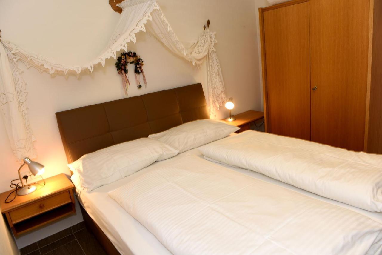 Appartamento Haus Hoffmann Sonnenalpe Nassfeld Esterno foto